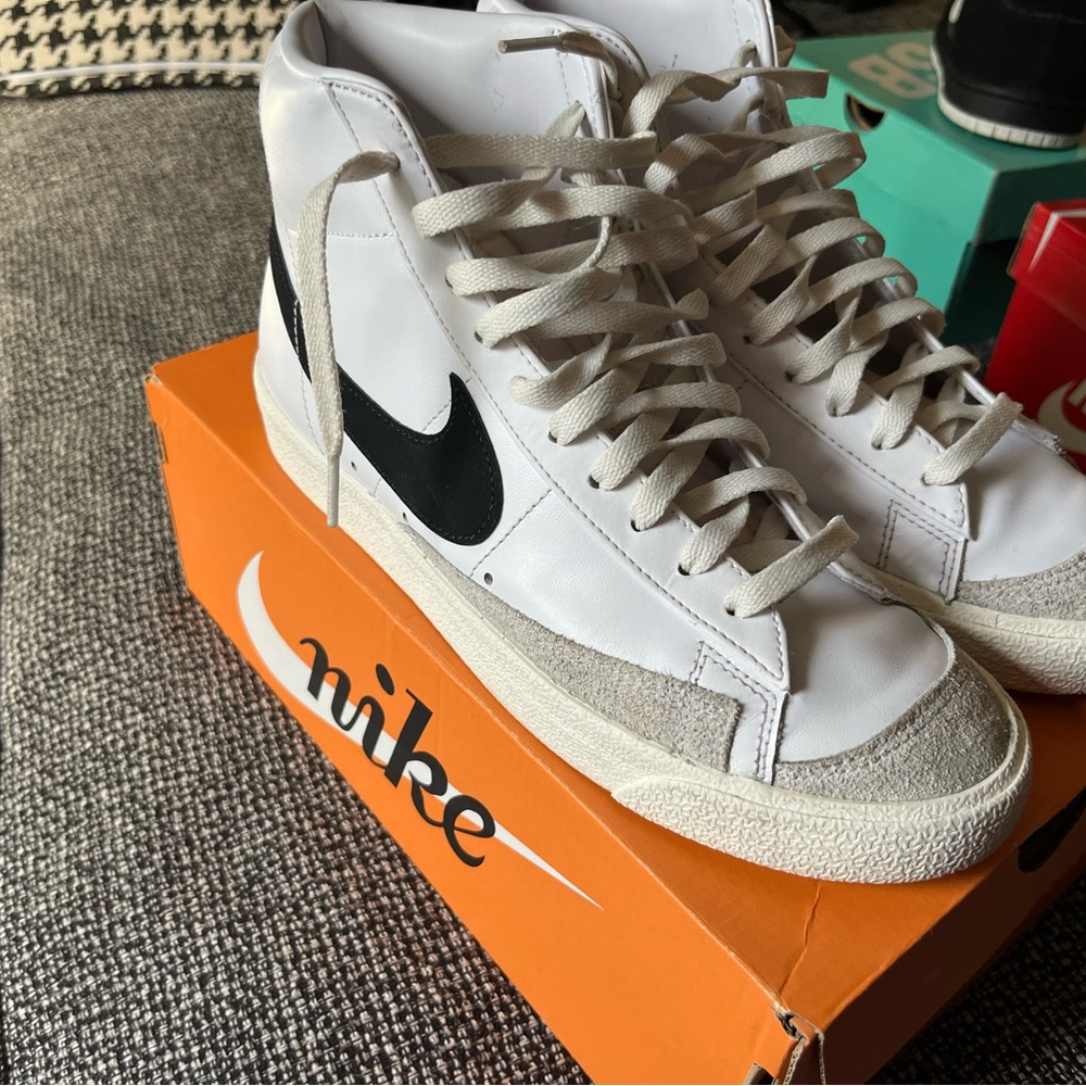 Nike Blazer Mid ’77 Vintage White/Black (Men’s 8.5 / Women’s 10)